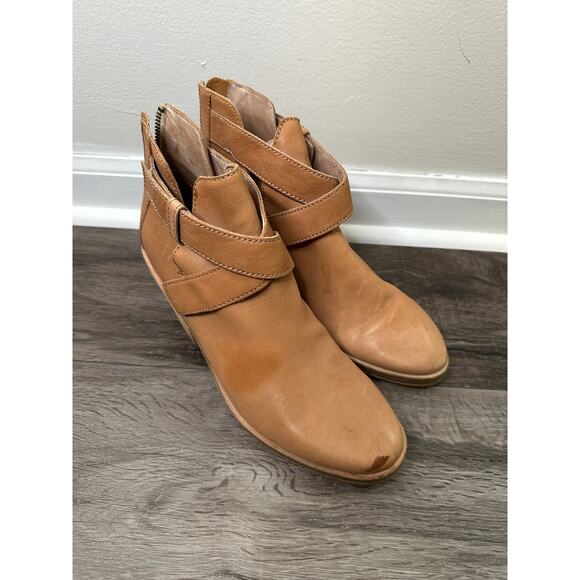 EILEEN FISHER Ives Tumbled Nubuck Leather Bootie in Wheat Size 8.5 Block Heel - Picture 2 of 10